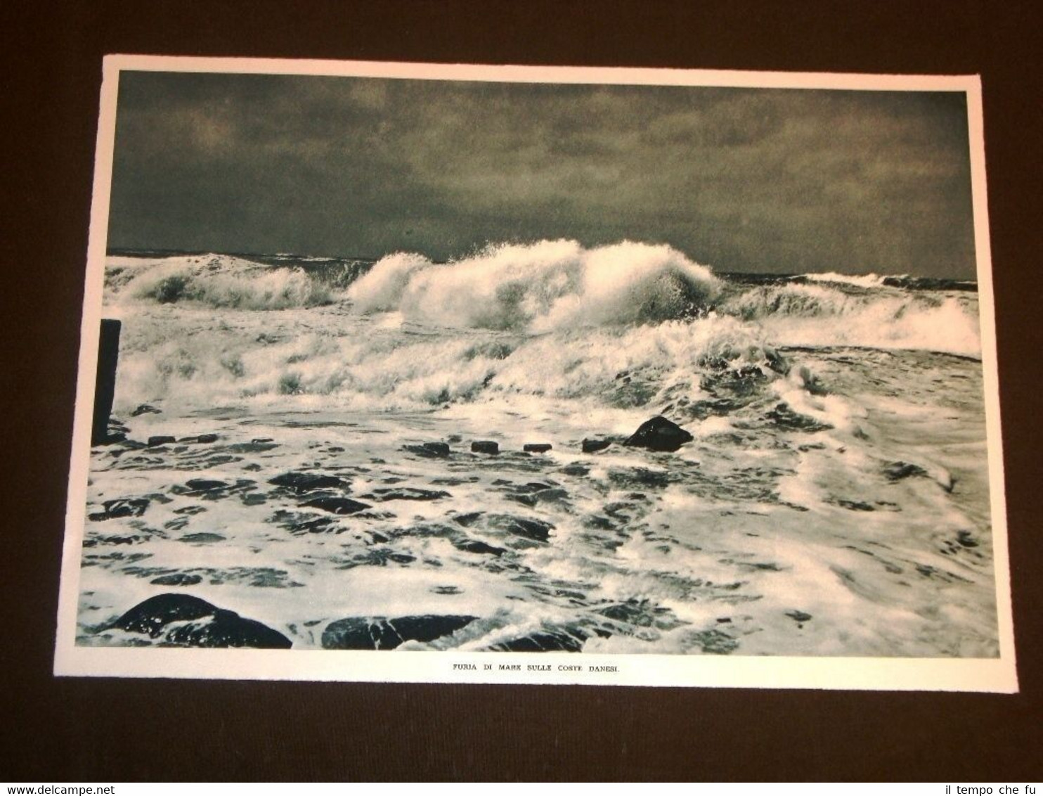 Veduta della Danimarca nel 1935 Furia di mare sulle coste …