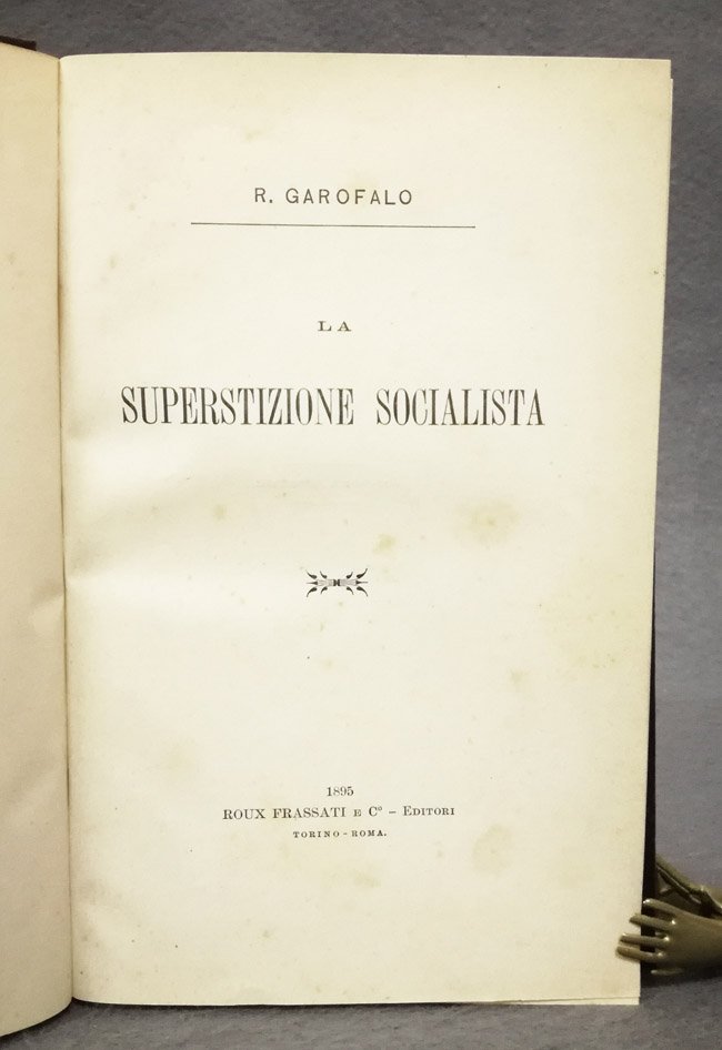 La superstizione socialista
