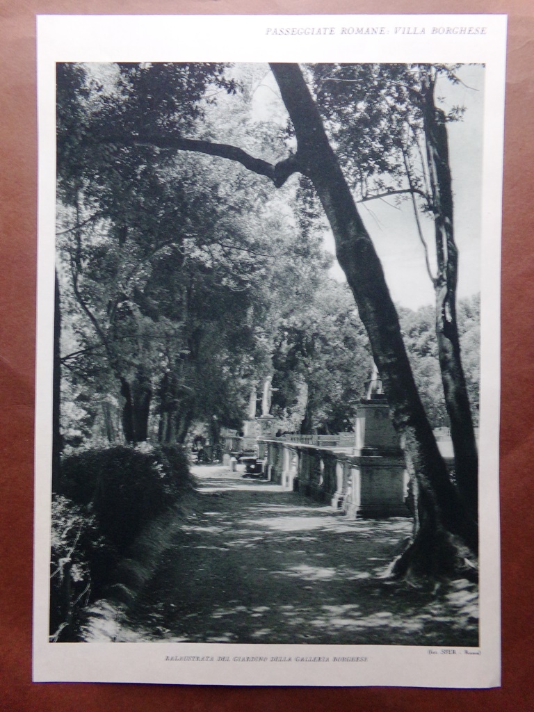 Stampa del 1927 Villa Borghese Balaustrata Giardino Tempio di Antonino …