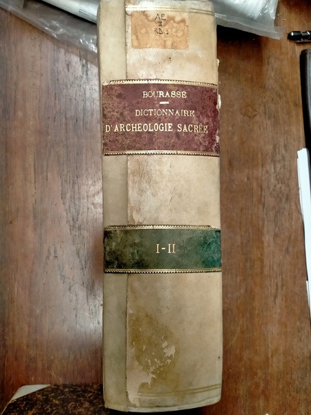 Dictionnaire d'archeologie sacree, contenant, par ordre alphabetique, des notions sures …