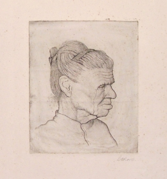 Volto di donna anziana.