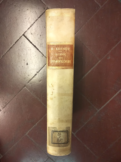 Technik der experimentalchemie. Anleitung zur ausfuhrung chemischer experimente.