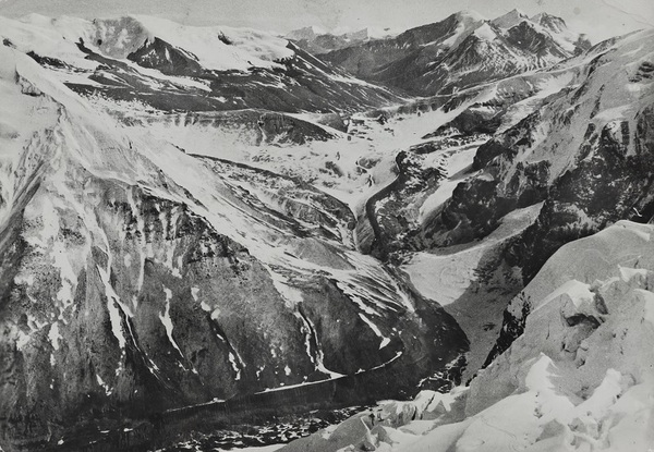 Die Teilnehmer der Ã–sterreichischen Himalaya-Dhaulagiri Expedition 1959'.
