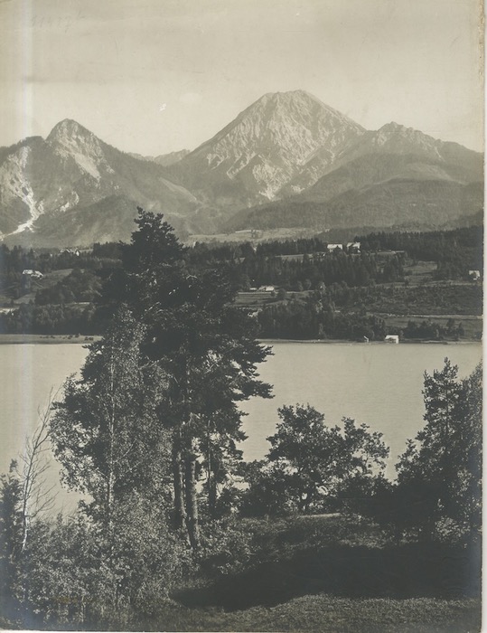 11437b. Faakersee mit dem Mittagskofel.