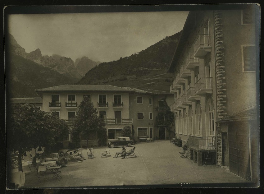 272. Molveno. Albergo Miralago.