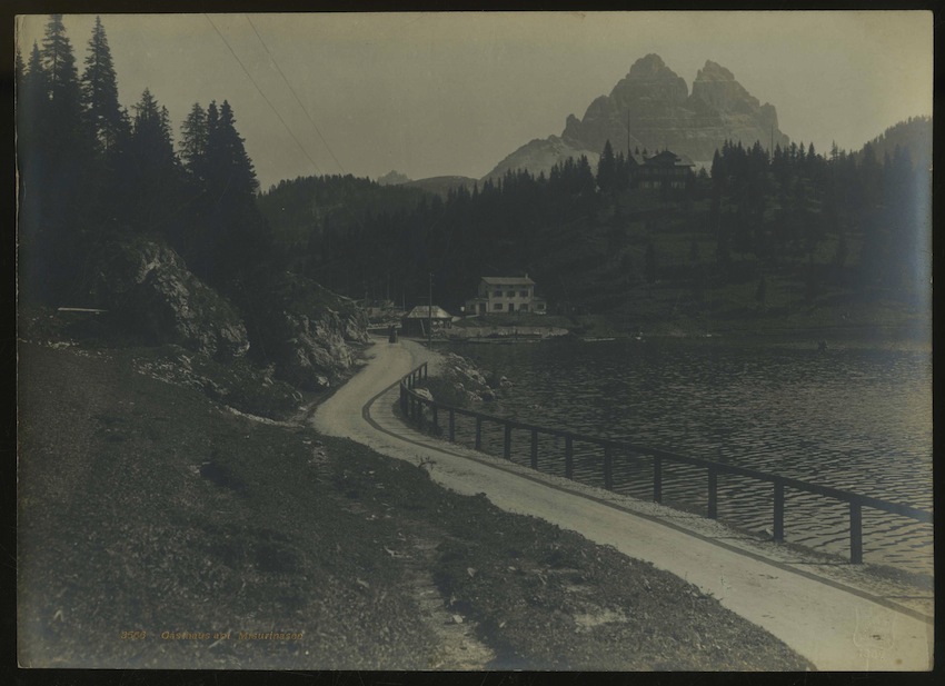 3566. Gasthaus am Misurinasee. (Lago di Misurina).