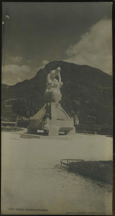 3838. Bozen. Laurenz-Brunnen. Fontana Laurin. Bolzano.