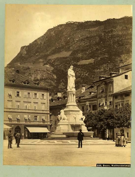 808. Bozen, Waltherdenkmal.