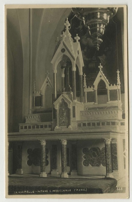 Altare della chiesa di Campitello.