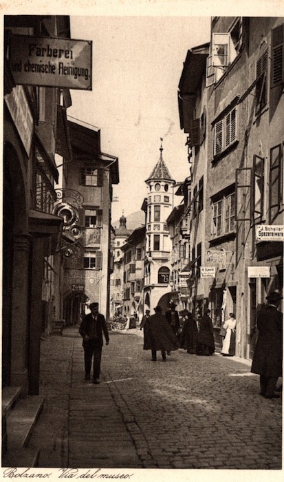 Bolzano. Via del Museo.