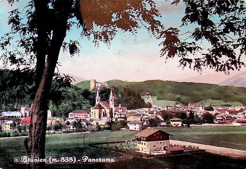 Brunico. (m. 838). Panorama.