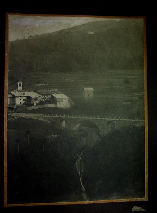 Cavedago: ponte sul torrente Forego.
