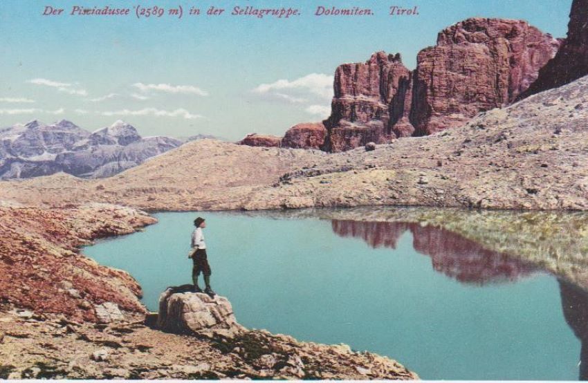 Der Pisciadusee (2589 m) in der Sellagruppe. Dolomiten.