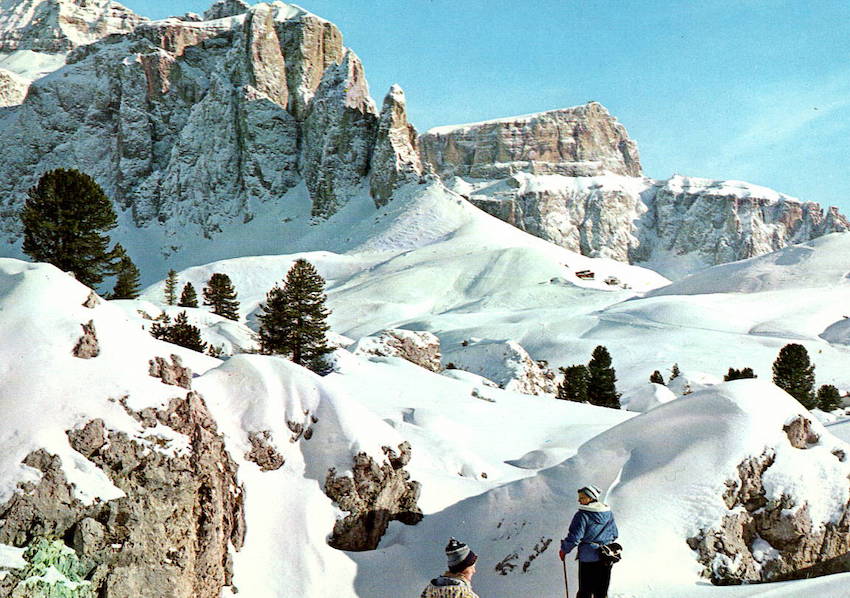 Dolomiti: Passo Sella m. 2218, Torri di Sella m. 2593; …