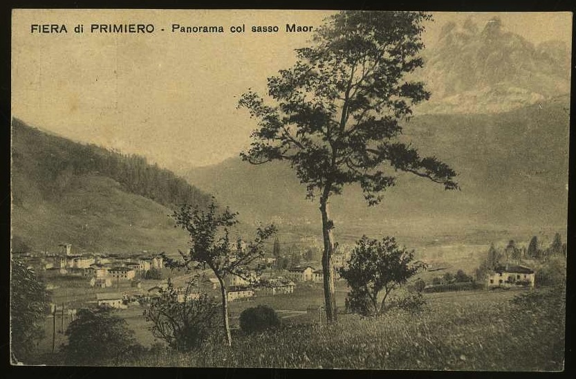 Fiera di Primiero. Panorama col sasso Maor.