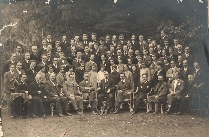 Foto di gruppo di trentini.