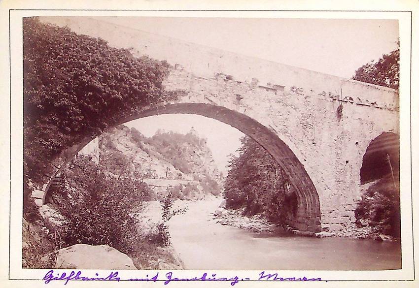 GilfbrÃ¼cke mit Zenoburg.