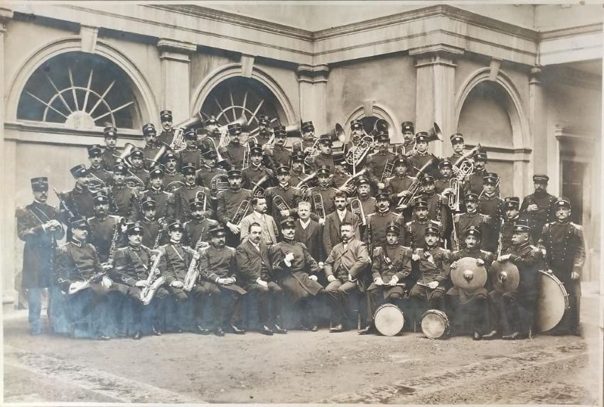 La Banda cittadina di Trento nel cortile di Palazzo Thun.