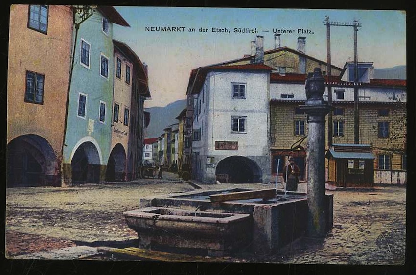 Neumarkt an der Etsch. Südtirol. Unterer platz.