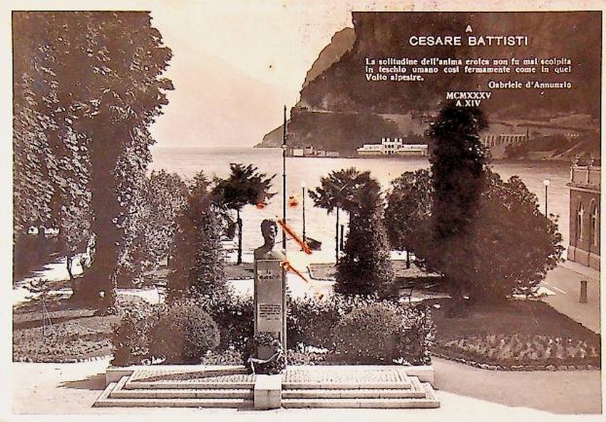 Riva (Lago di Garda). Giardini C. Battisti.