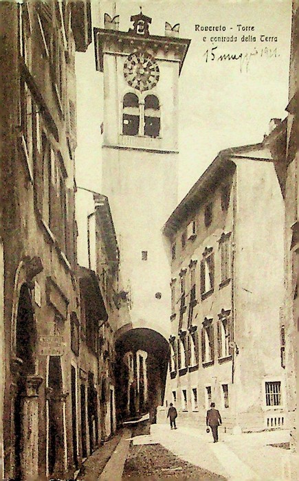 Rovereto - Torre e contrada della Terra.