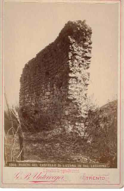 Ruderi del Castello di Lizzana in Val Lagarina.