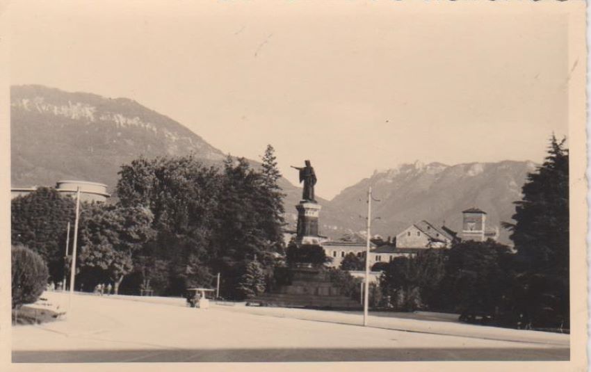 Trento - Monumento a Dante.