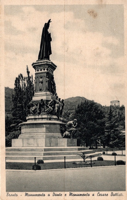 Trento - Monumento a Dante e Monumento a Cesare Battisti.