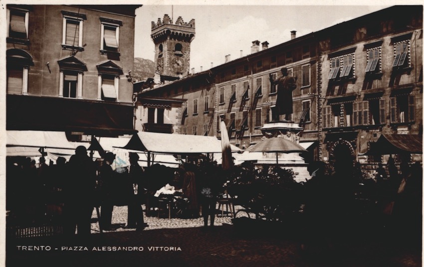 Trento - Piazza Alessandro Vittoria.