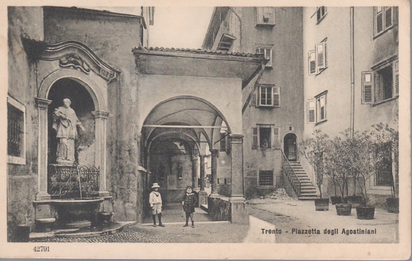 Trento - Piazzetta degli Agostiniani e Via San Marco.