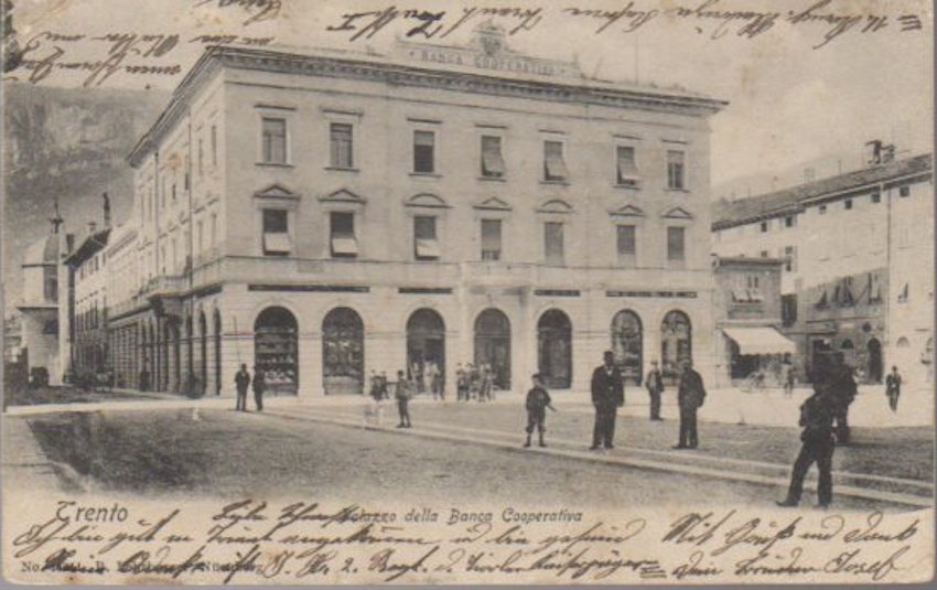 Trento: Palazzo della Banca Cooperativa.