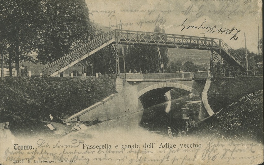 Trento, Passerella e canale dell'Adige vecchio.