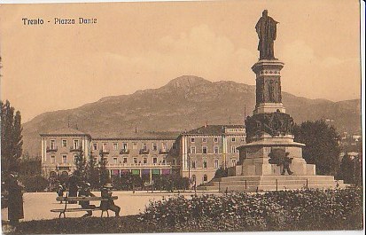 Trento. Piazza Dante.