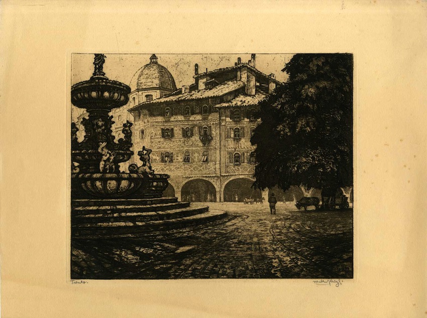 Trento. Piazza Duomo e la sua fontana.