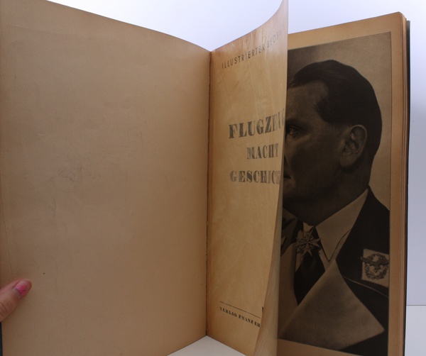 Flugzeug macht Geschichte. BRIGHT, CLEAN COPY