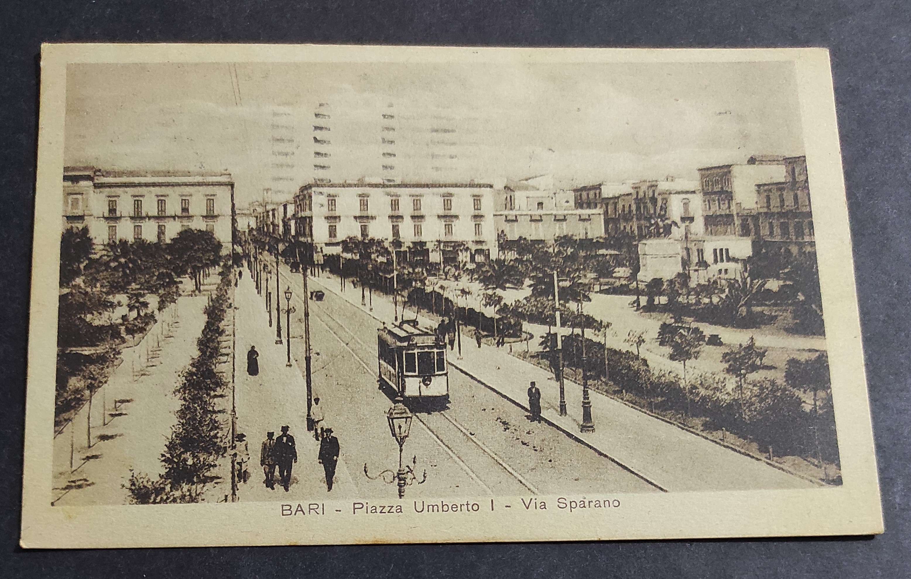 Cartolina Bari - Piazza Umberto I - Via Sparano
