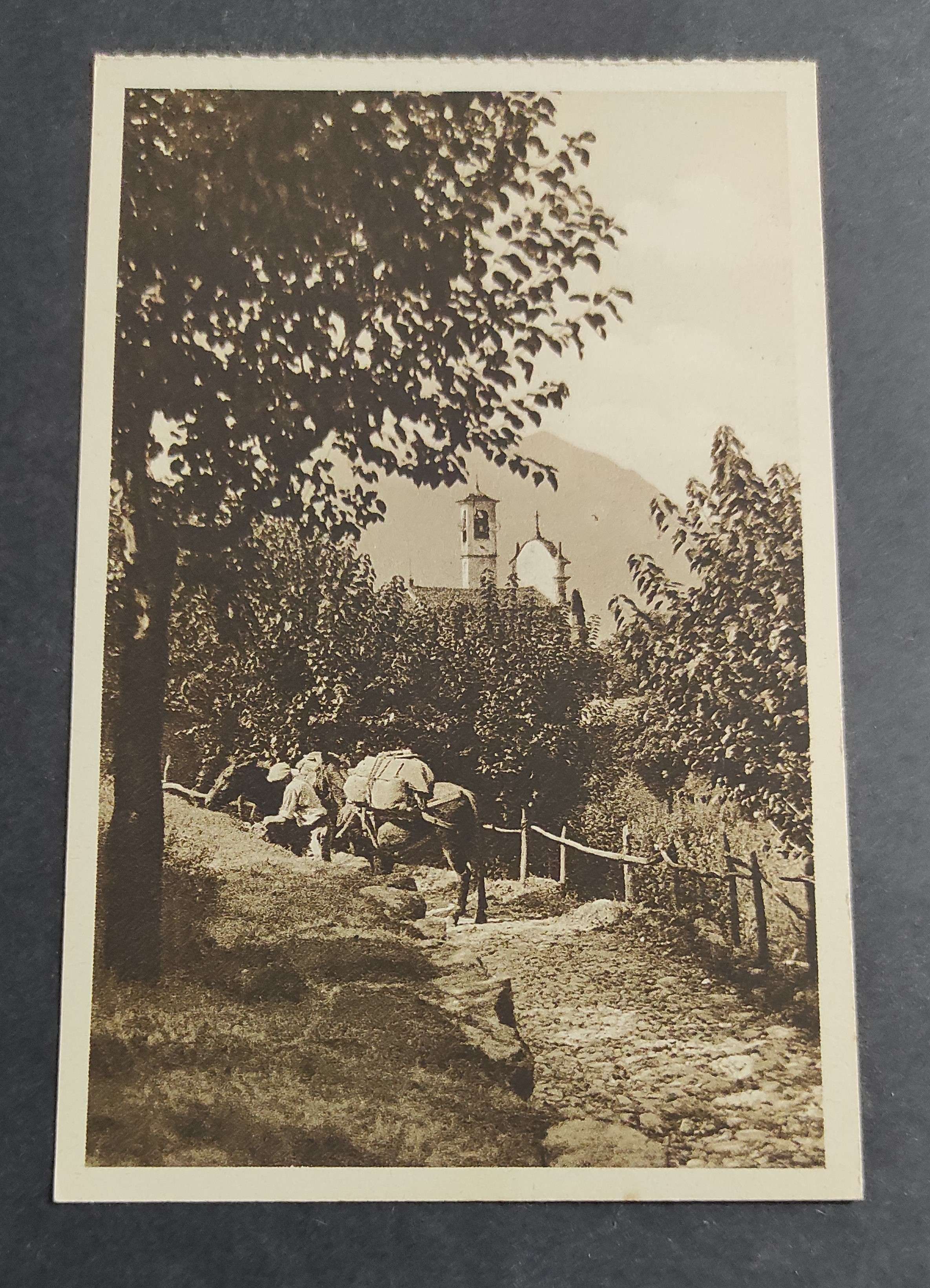 Cartolina Bellano (Como) - Santuario della B. V. di Lezzeno