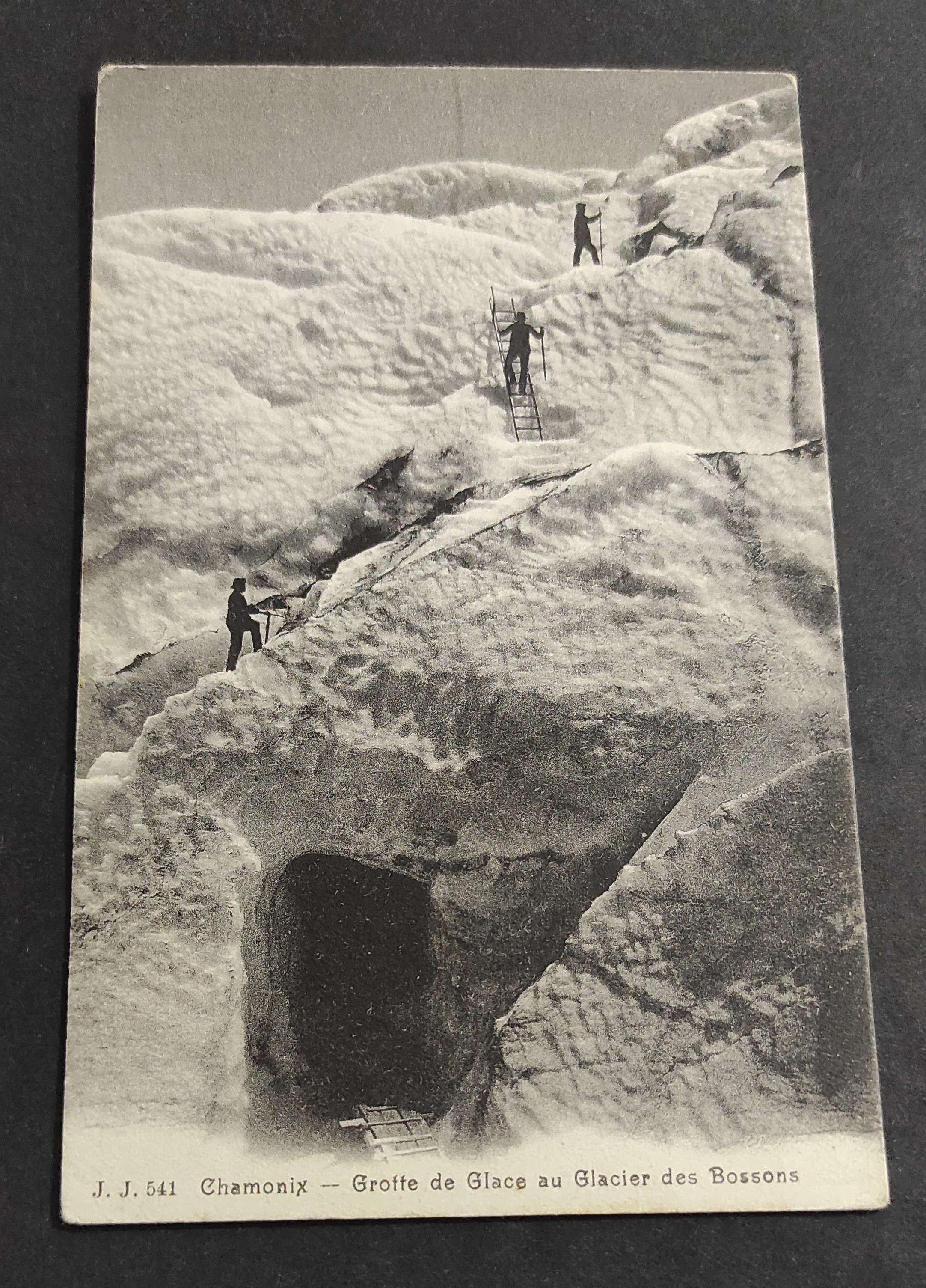 Cartolina Chamonix - Grotte de Glace au Glacier des Bossons