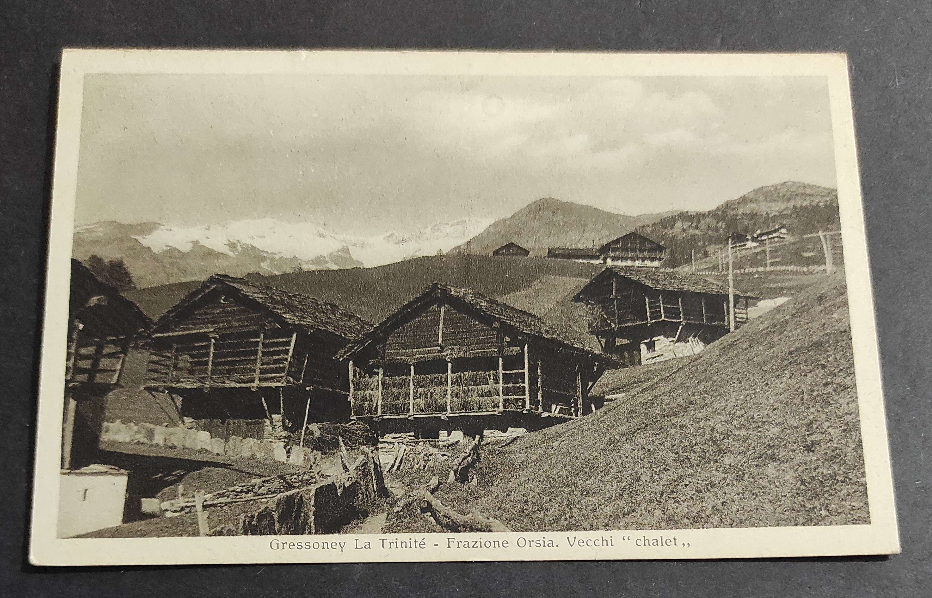 Cartolina Gressoney La Trinité - Frazione Orsia - Vecchi "Chalet"