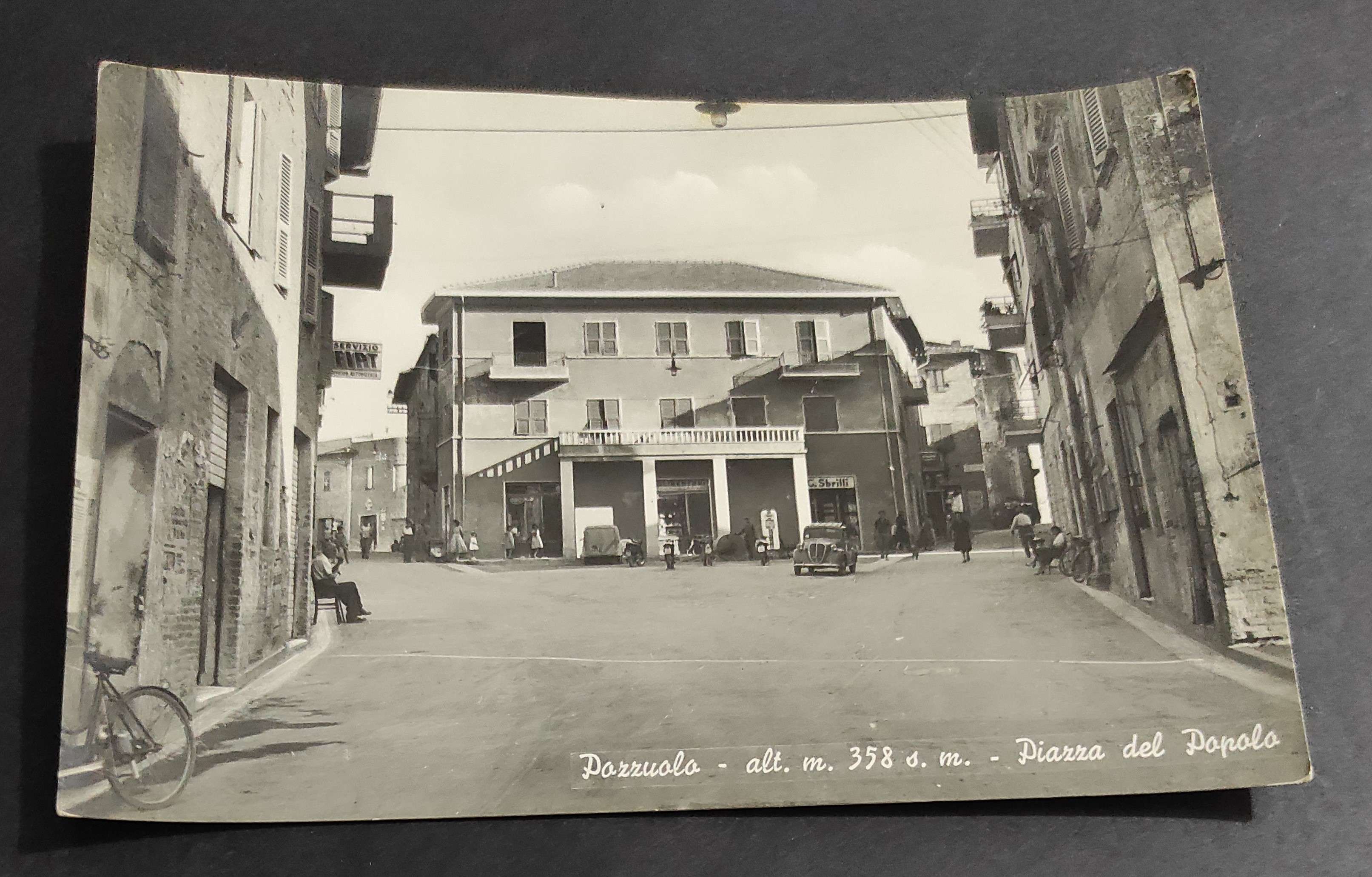 Cartolina Pozzuolo - Piazza del Popolo