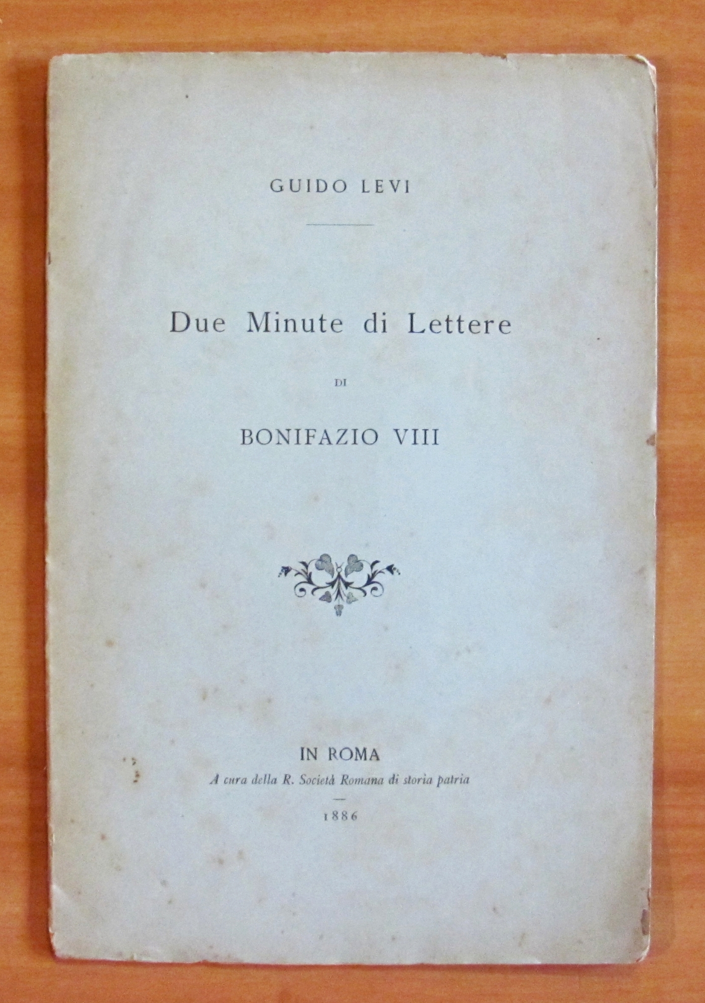 DUE MINUTE DI LETTERE DI BONIFAZIO VIII