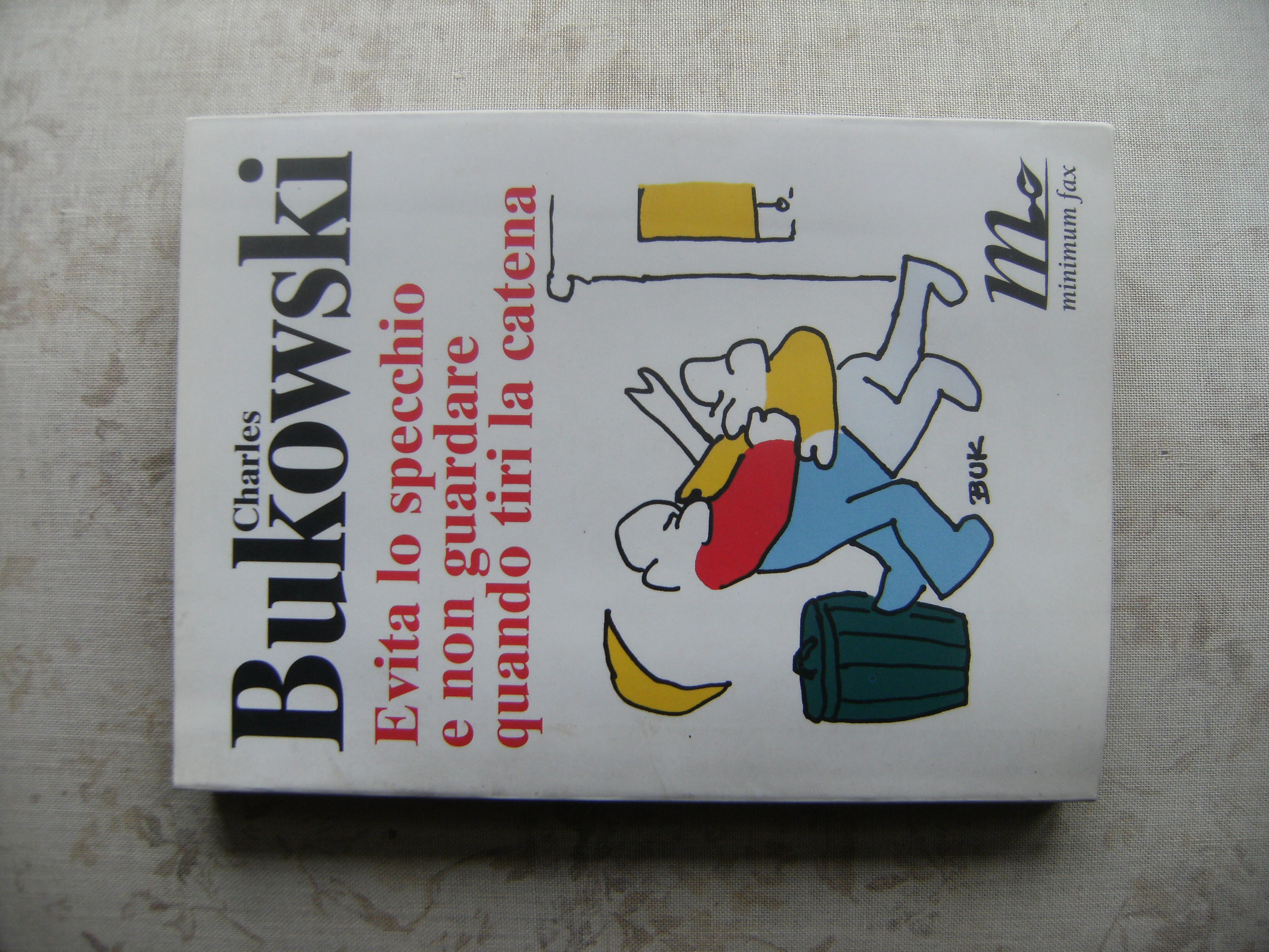 EVITA LO SPECCHIO E NON GUARDARE QUANDO TIRI LA CATENA