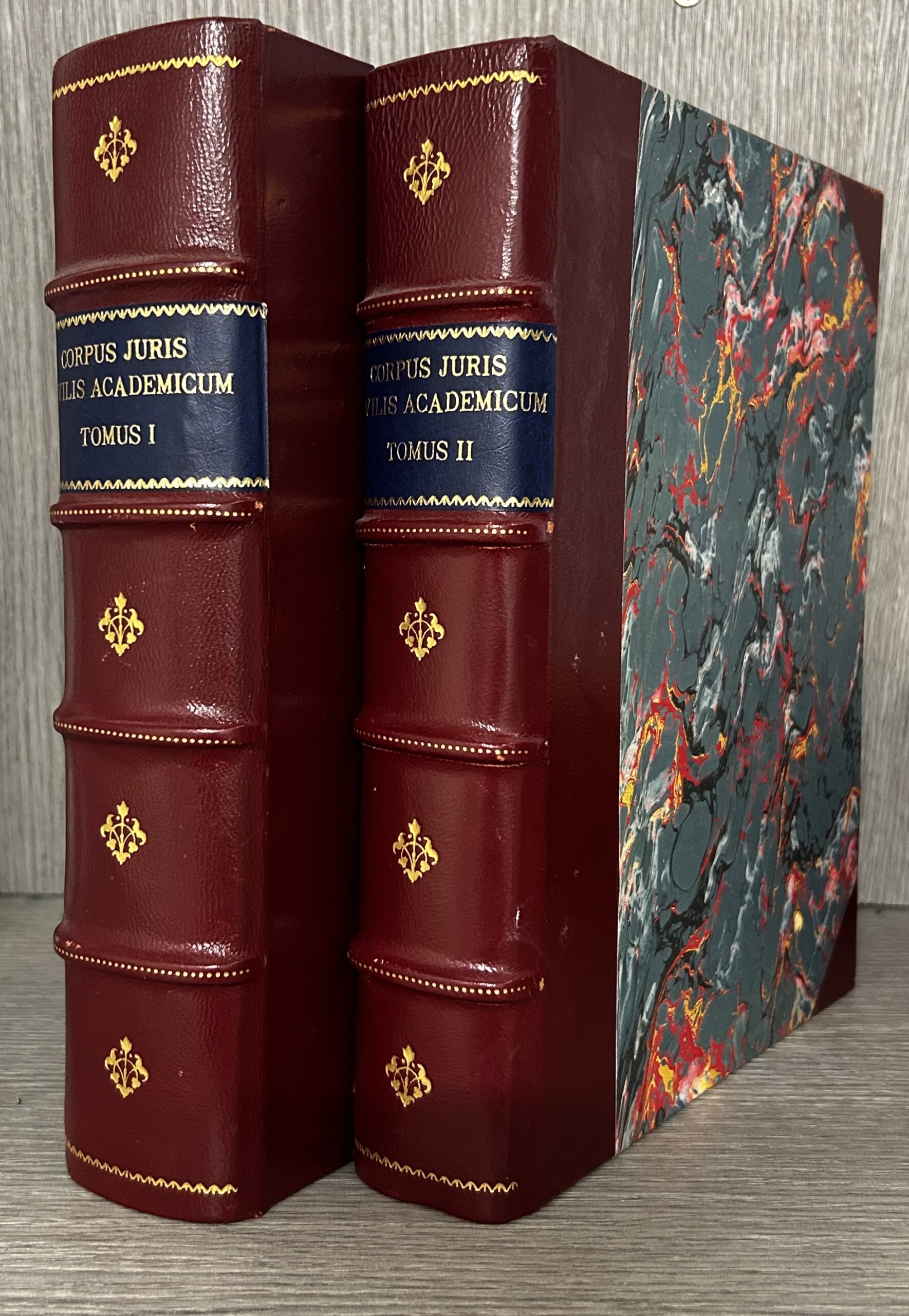 Corpus Juris Civilis academicum, in suas partes distributum, usuique moderno …