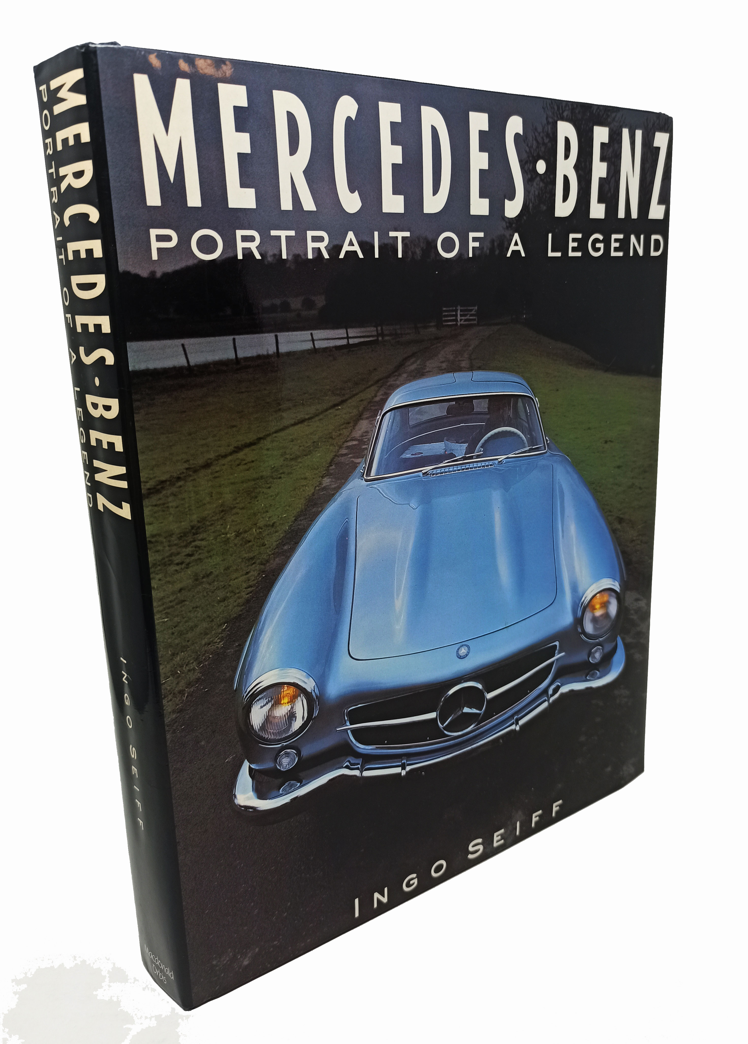 MERCEDES-BENZ / Portrait of a legend