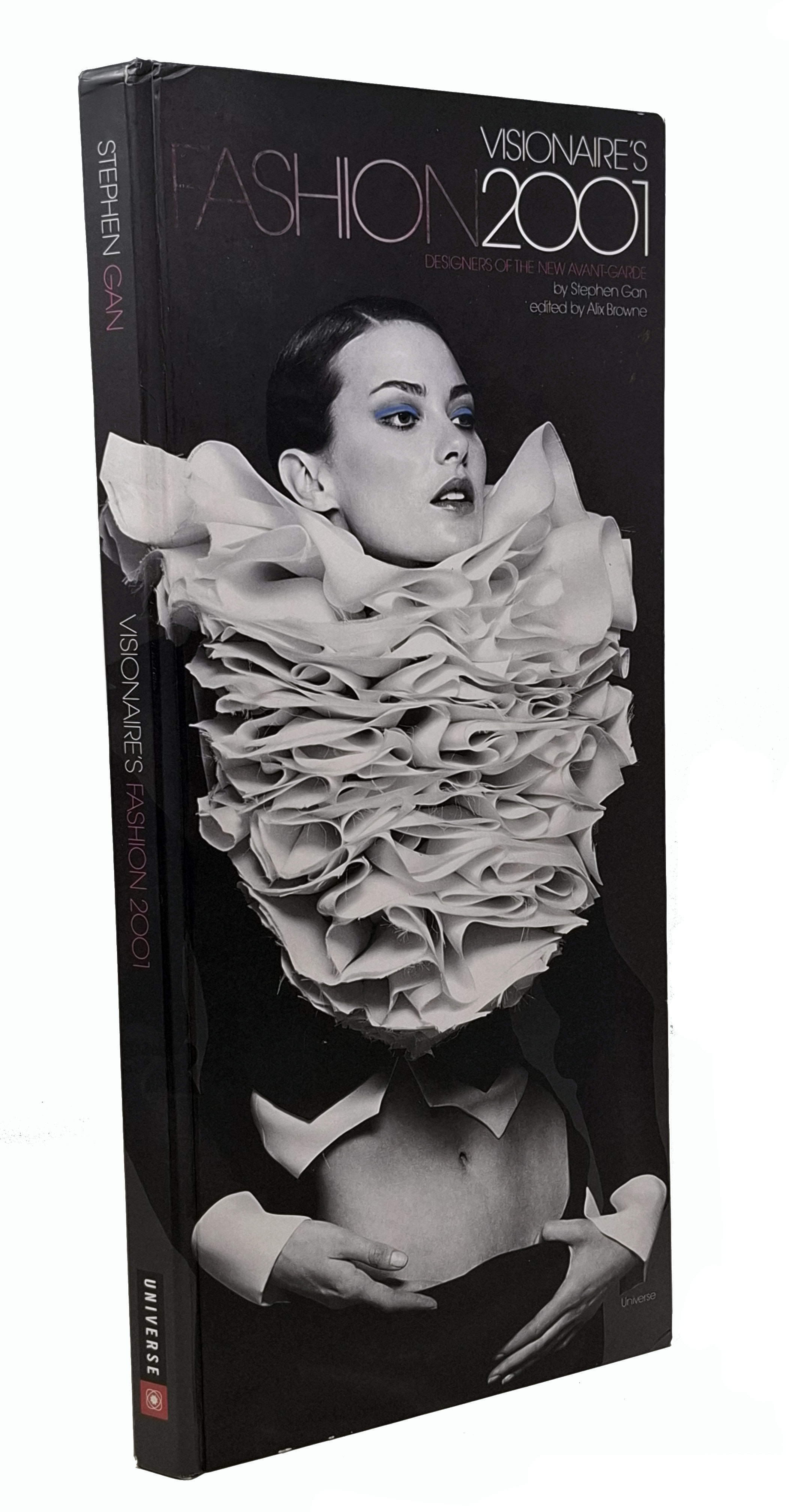 VISIONAIRE'S FASHION 2001 / Designers of the new avant-garde