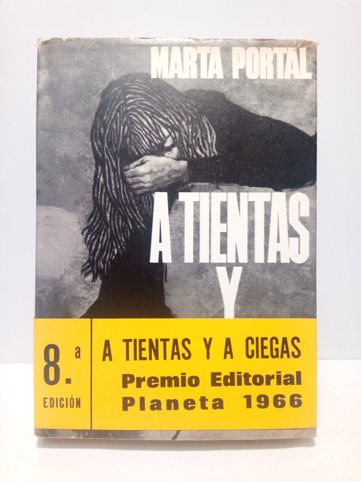 A tientas y a ciegas (Novela)