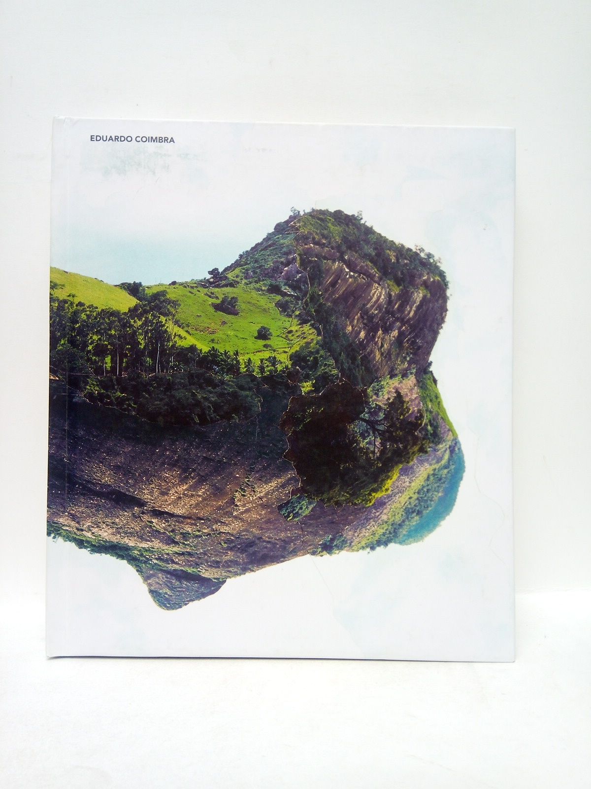 Ah! as nuvens (por Glória Ferreira); Isto não é uma …