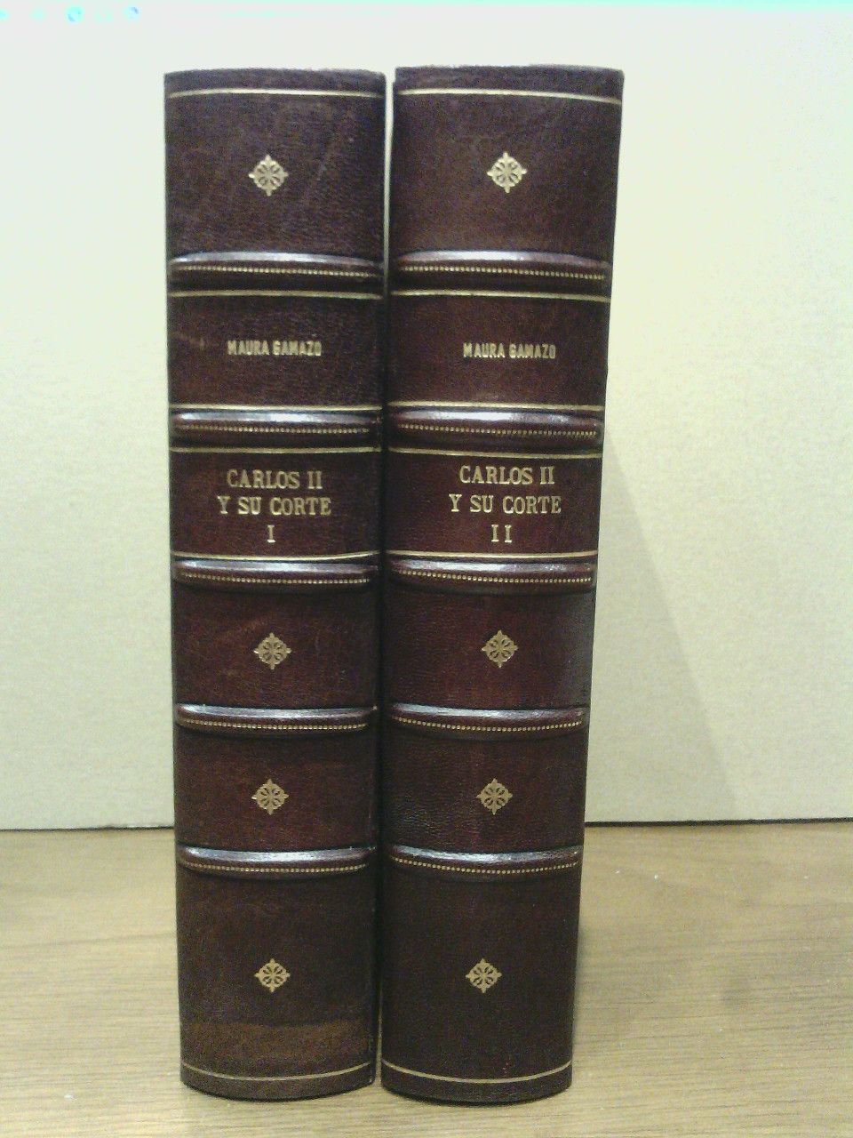 Carlos II y su Corte / Ensayo de reconstrucción biográfica …