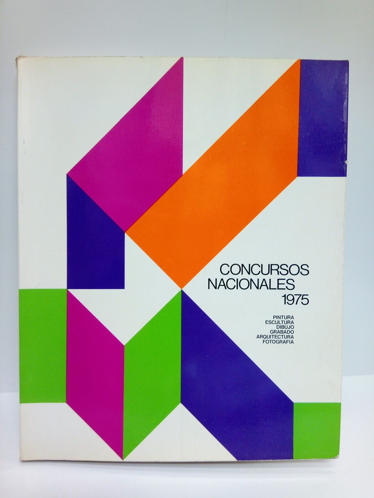 Concursos Nacionales. 1975: Pintura, Escultura, Dibujo, Grabado, Arquitectura, Fotografía