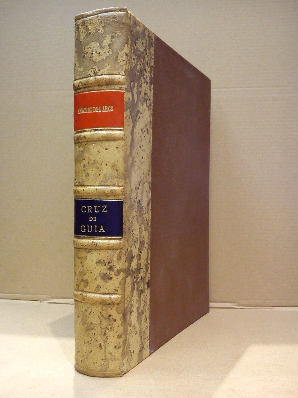 Cruz de Guía. Exégesis profana de la Semana Santa en …